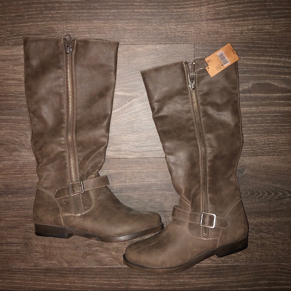 Taupe Boots NWT